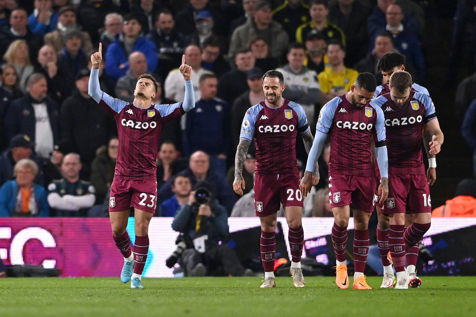 两国球迷最 两国球迷最